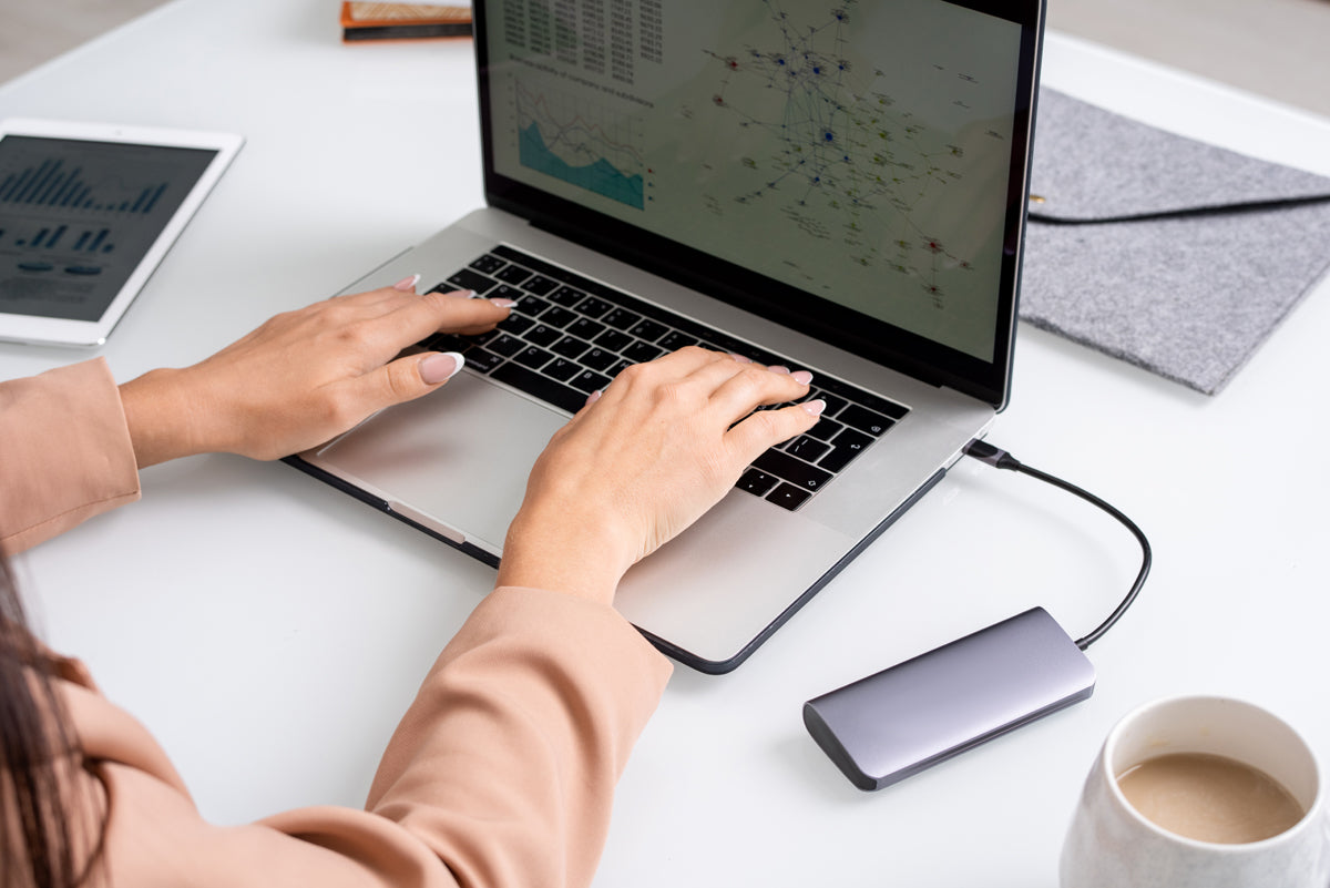 Cum prelungești durata de viață a bateriei unui laptop - AlienStore