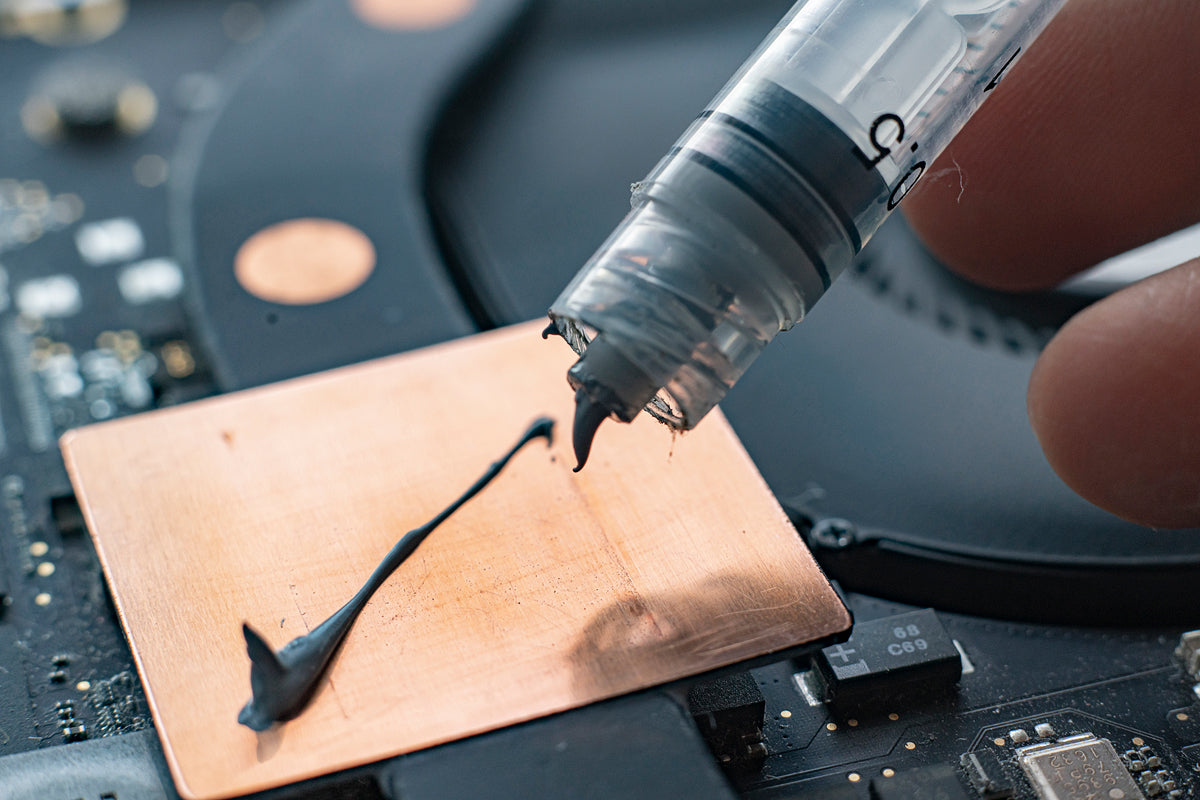 Curatare laptop: La cat timp se schimba pasta termoconductoare? - AlienStore