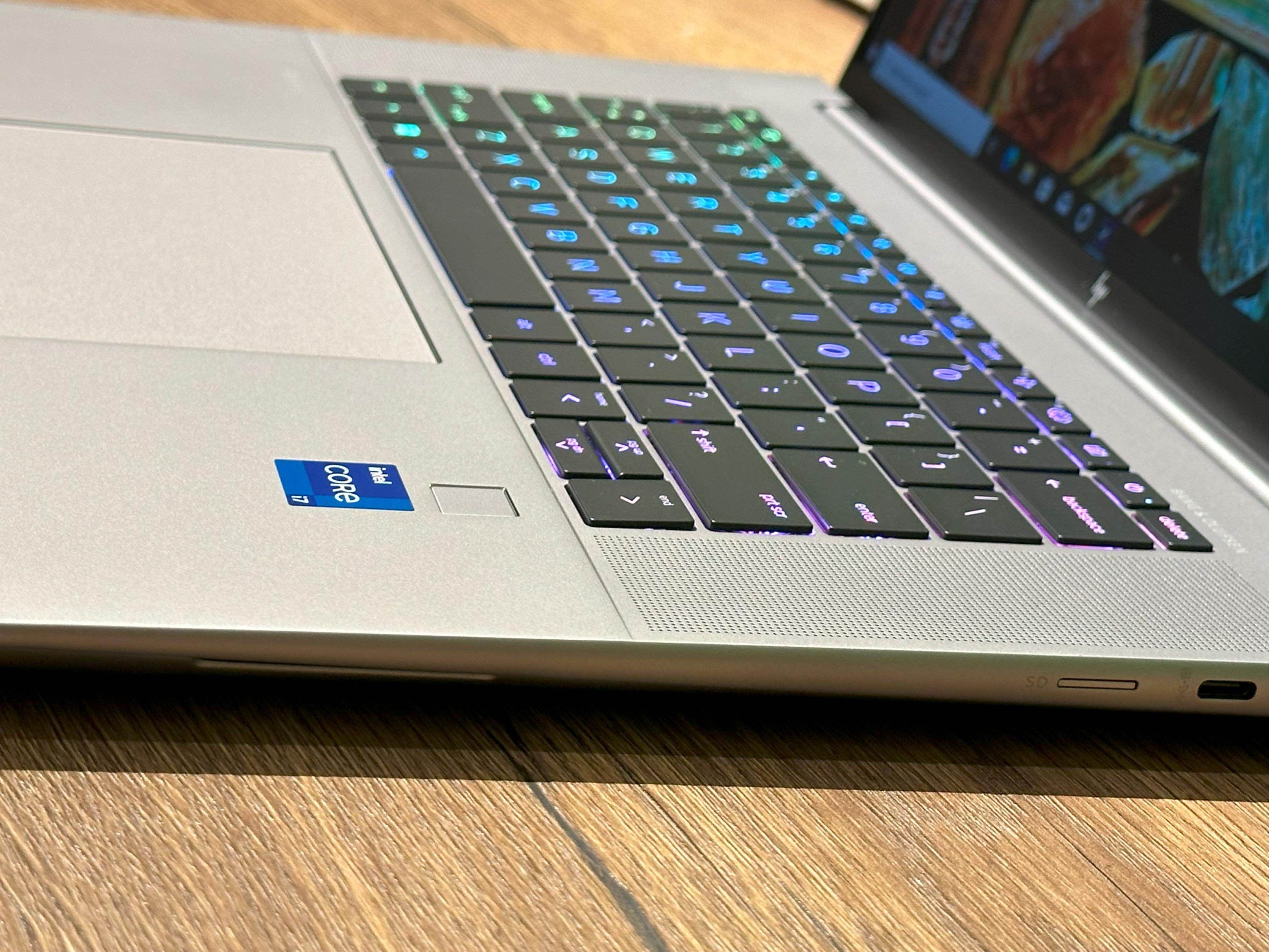 Laptop Workstation HP ZBook Studio 16 G9 FHD i9-12900HK 32GB RAM Nvidia RTX A1000 2TB SSD Win10 Pro - AlienStore