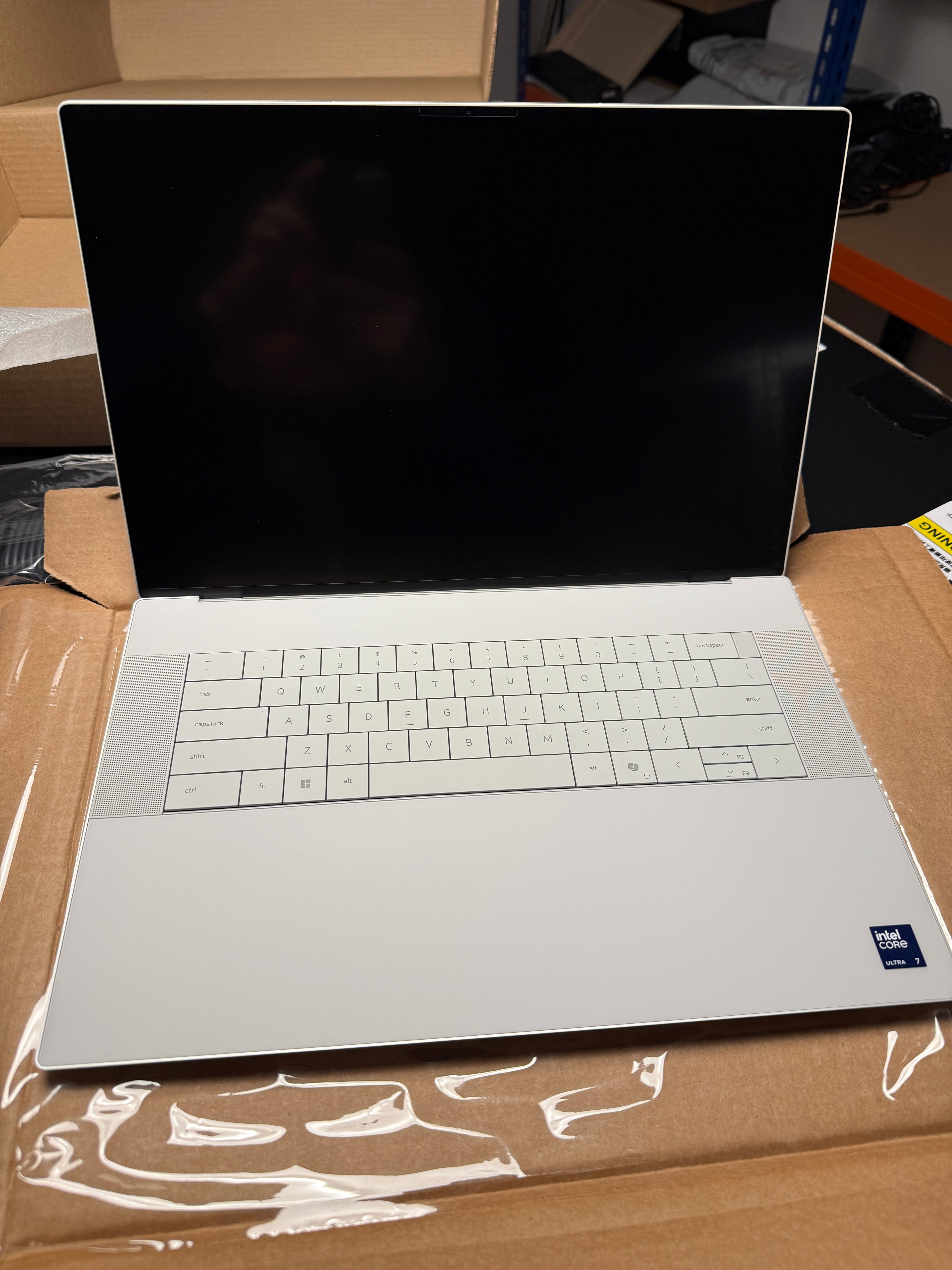 Laptop Ultrabook Dell XPS 16 9640 FHD+ 120Hz Intel Ultra 7 155H 16GB Ram 1TB SSD Win11 Platinum