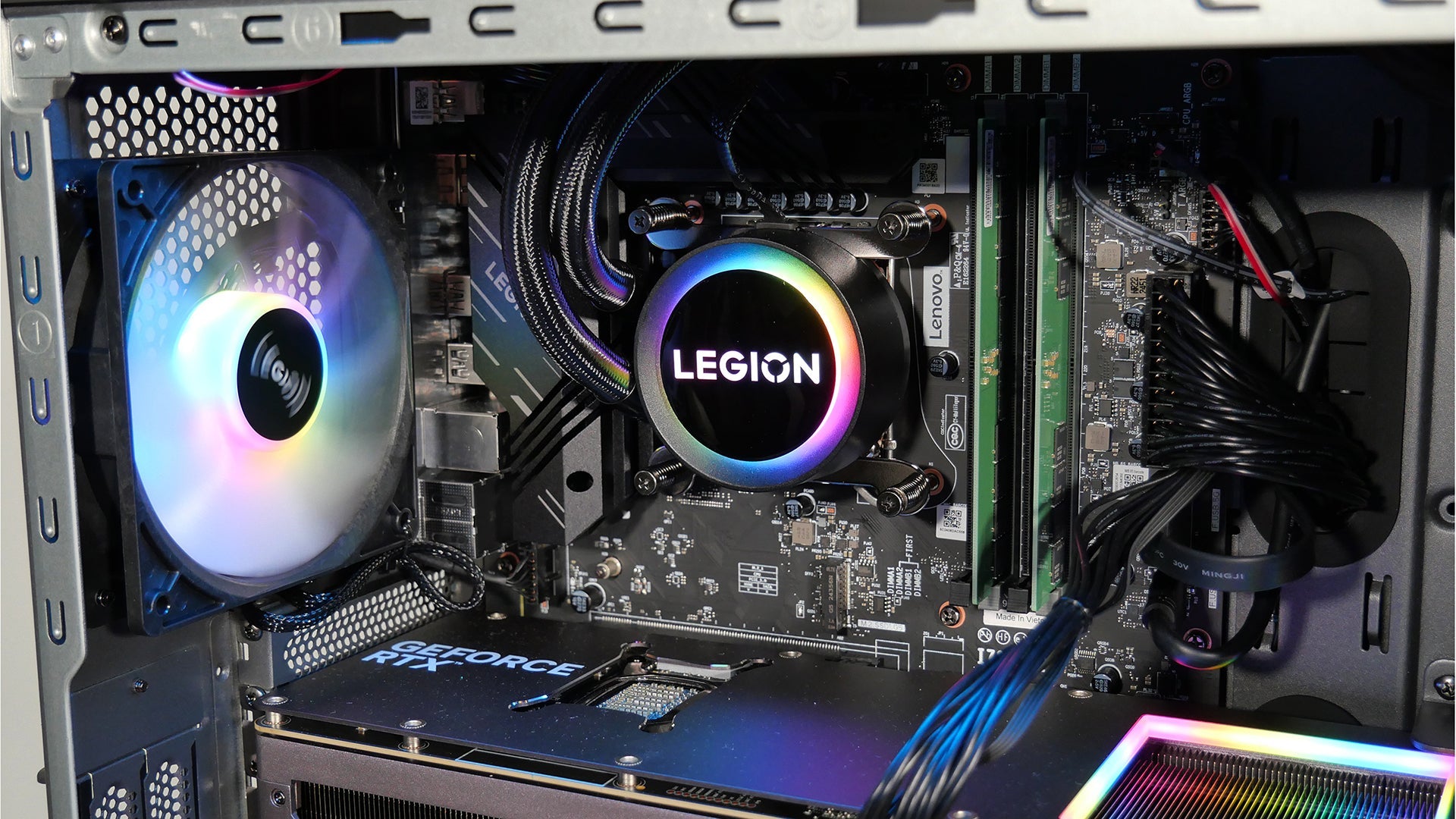 Desktop Gaming Lenovo Legion T7 34IAS10 Intel Ultra 9 285K 64GB Ram Nvidia RTX 5090 32GB 2TB Win11 Pro