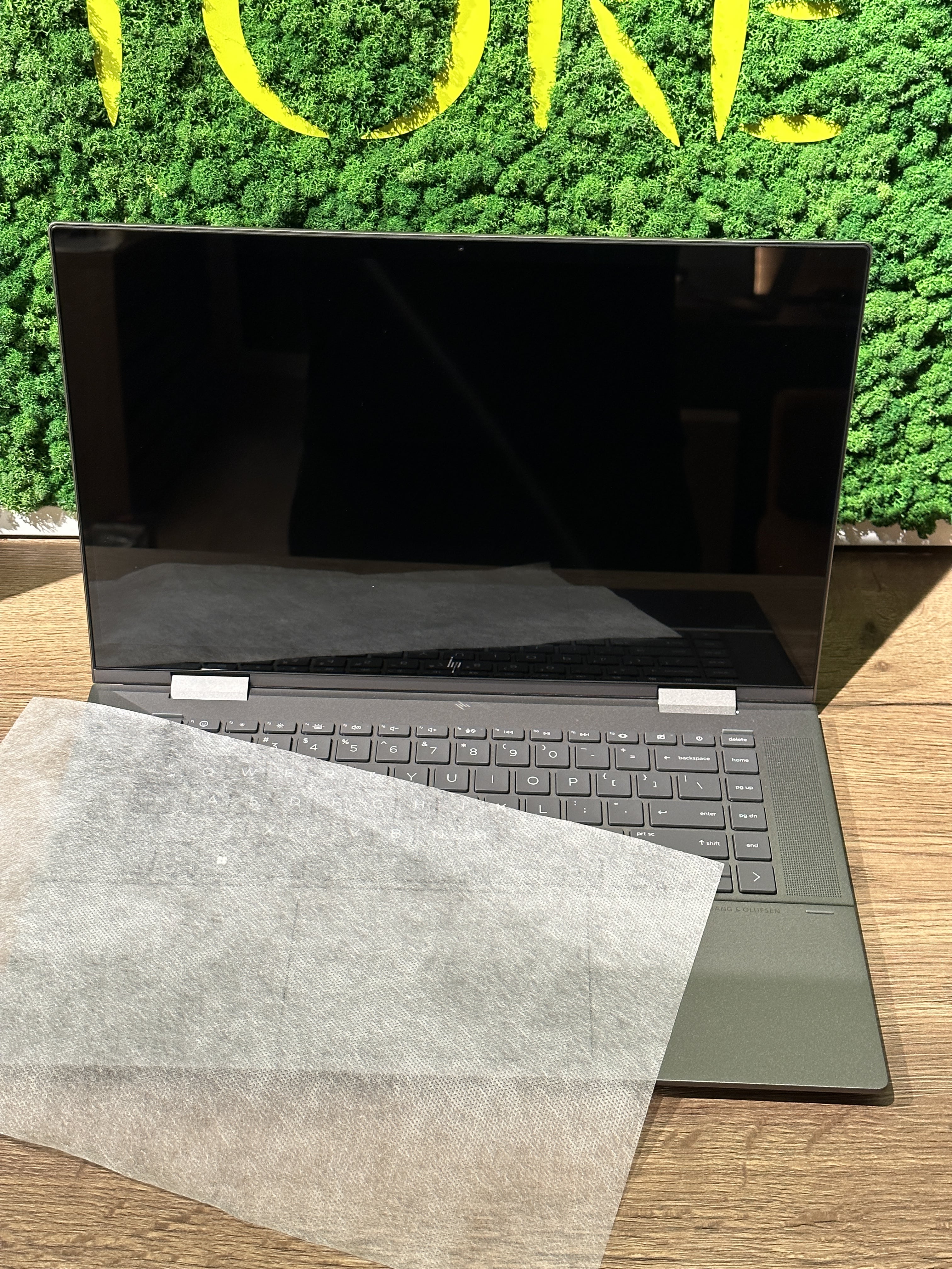 Laptop Ultrabook HP Envy x360 2-in-1 15.6" FHD Touch Intel i7-1355U 32GB Ram 1TB SSD Win11