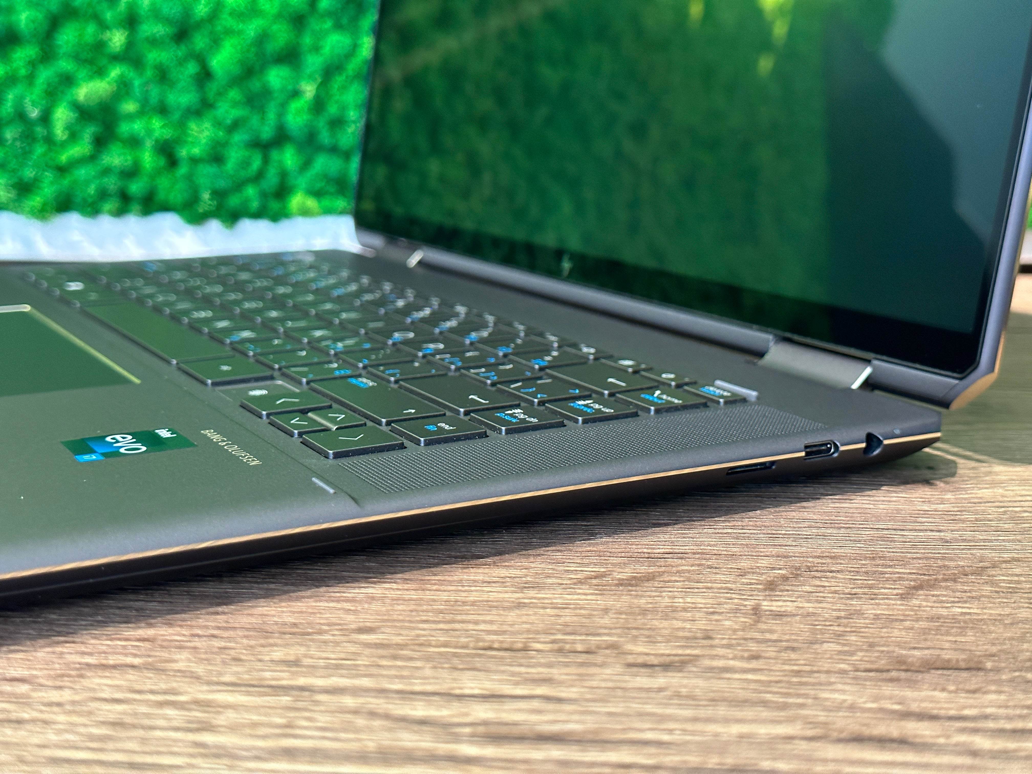 Laptop 2-in-1 HP Spectre x360 16 OLED UHD+ i7-1360P 32GB Ram 1TB SSD Intel ARC A370M 4GB Win11 Black - AlienStore