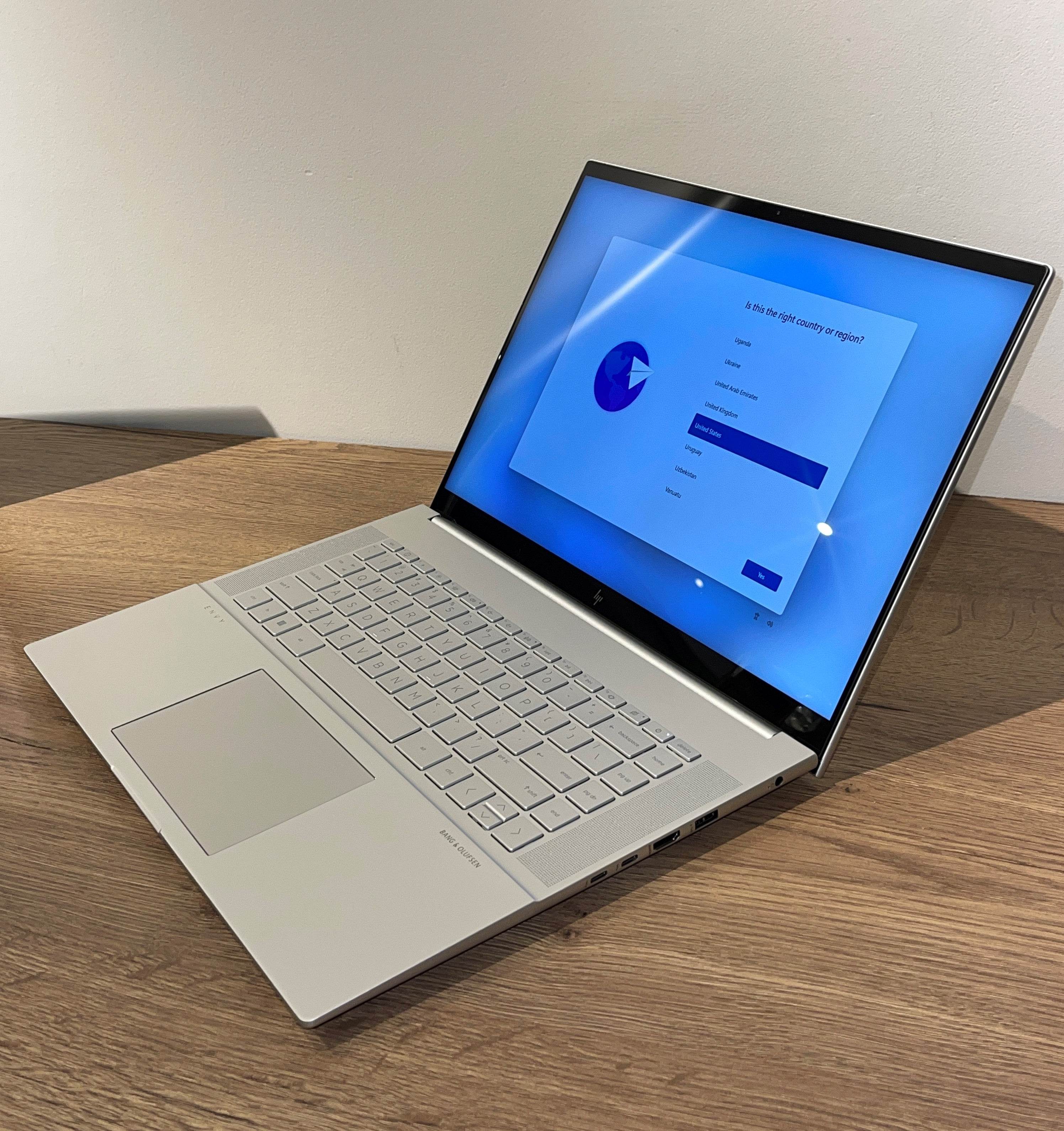 Laptop HP Envy 16 2.8K OLED 120Hz Touch i9-13900H 32GB Ram 2TB SSD Nvidia RTX 4060 8GB Windows 11 - AlienStore