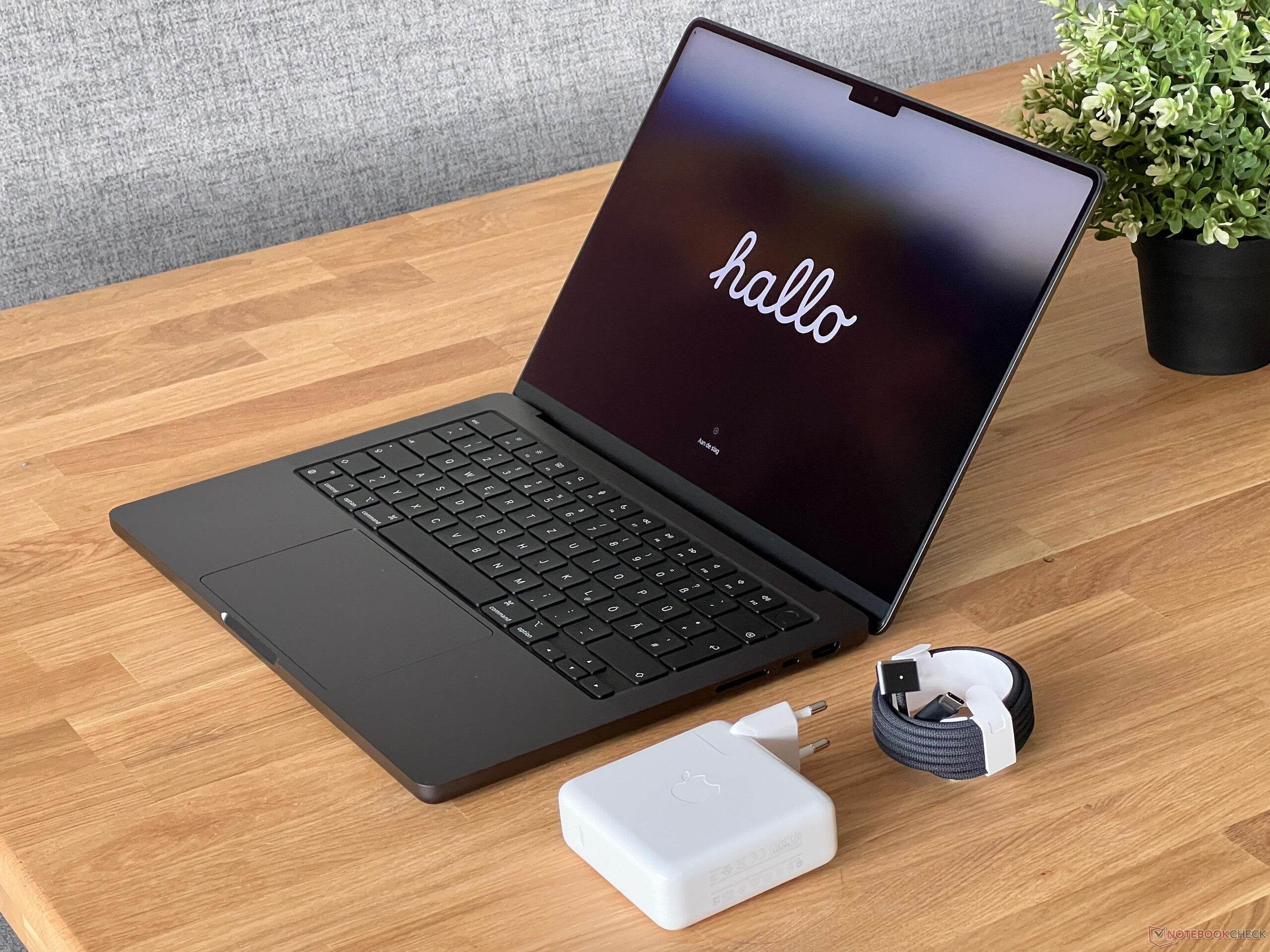 Laptop Apple MacBook Pro 14 M4 Max 16-core CPU 40-core GPU 64GB Ram 1TB SSD (late 2024) - AlienStore