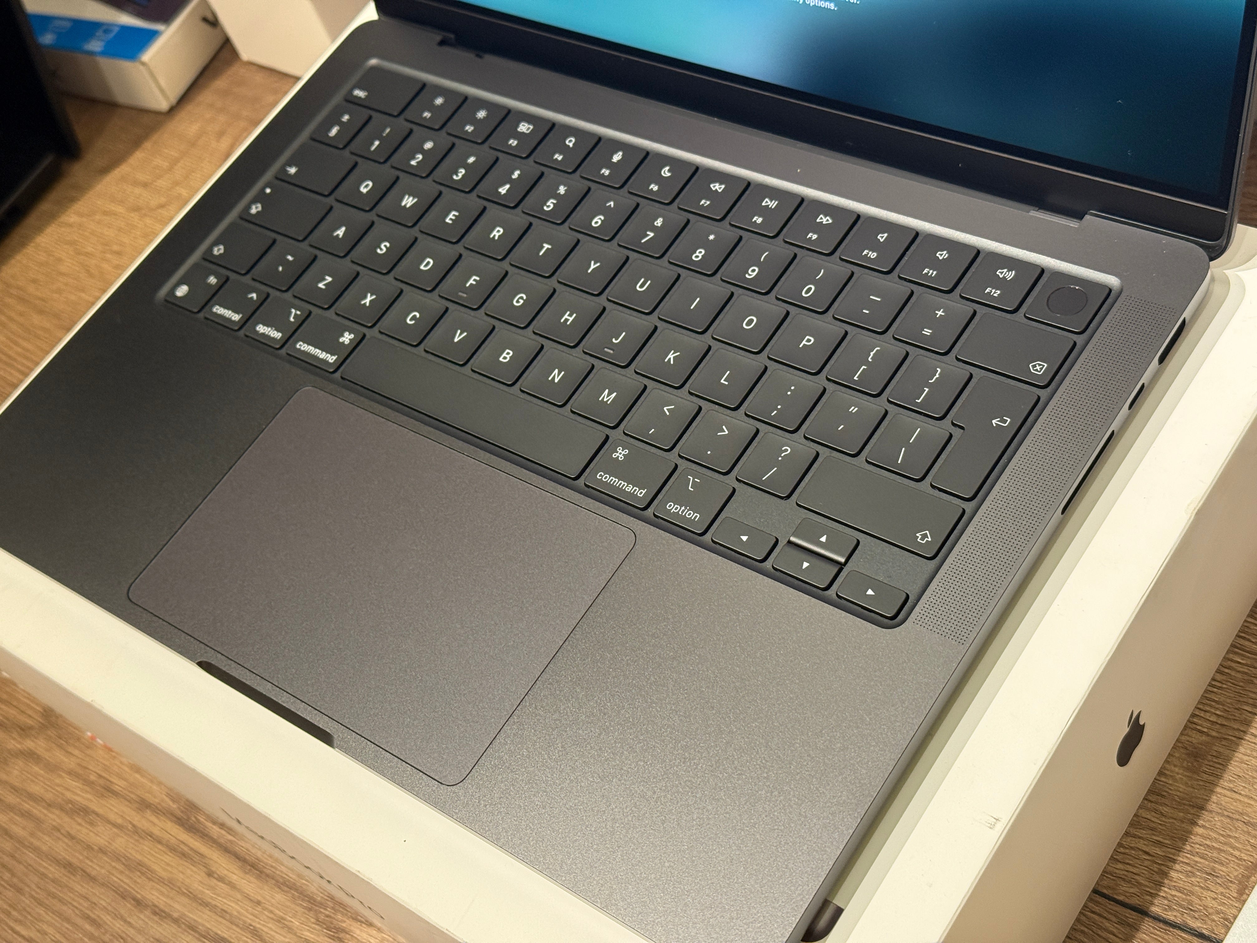 Laptop Apple MacBook Pro 14 24GB Ram Nano Texture Display | AlienStore - 6