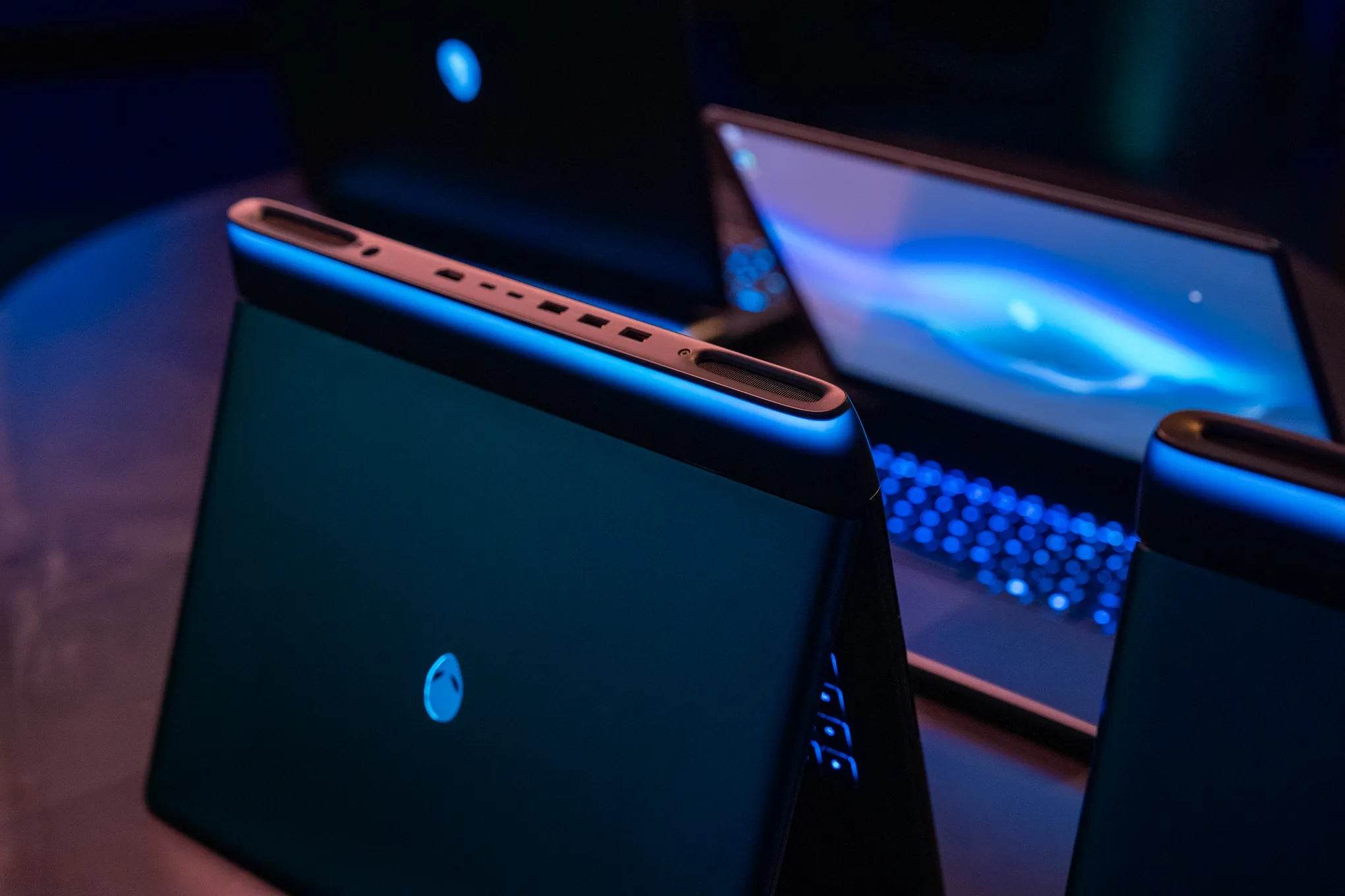 Laptop Gaming Dell Alienware 18 Area-51 QHD+ 300Hz Ultra 9 275HX 64GB Ram NVIDIA RTX 5080 16GB 2TB - AlienStore