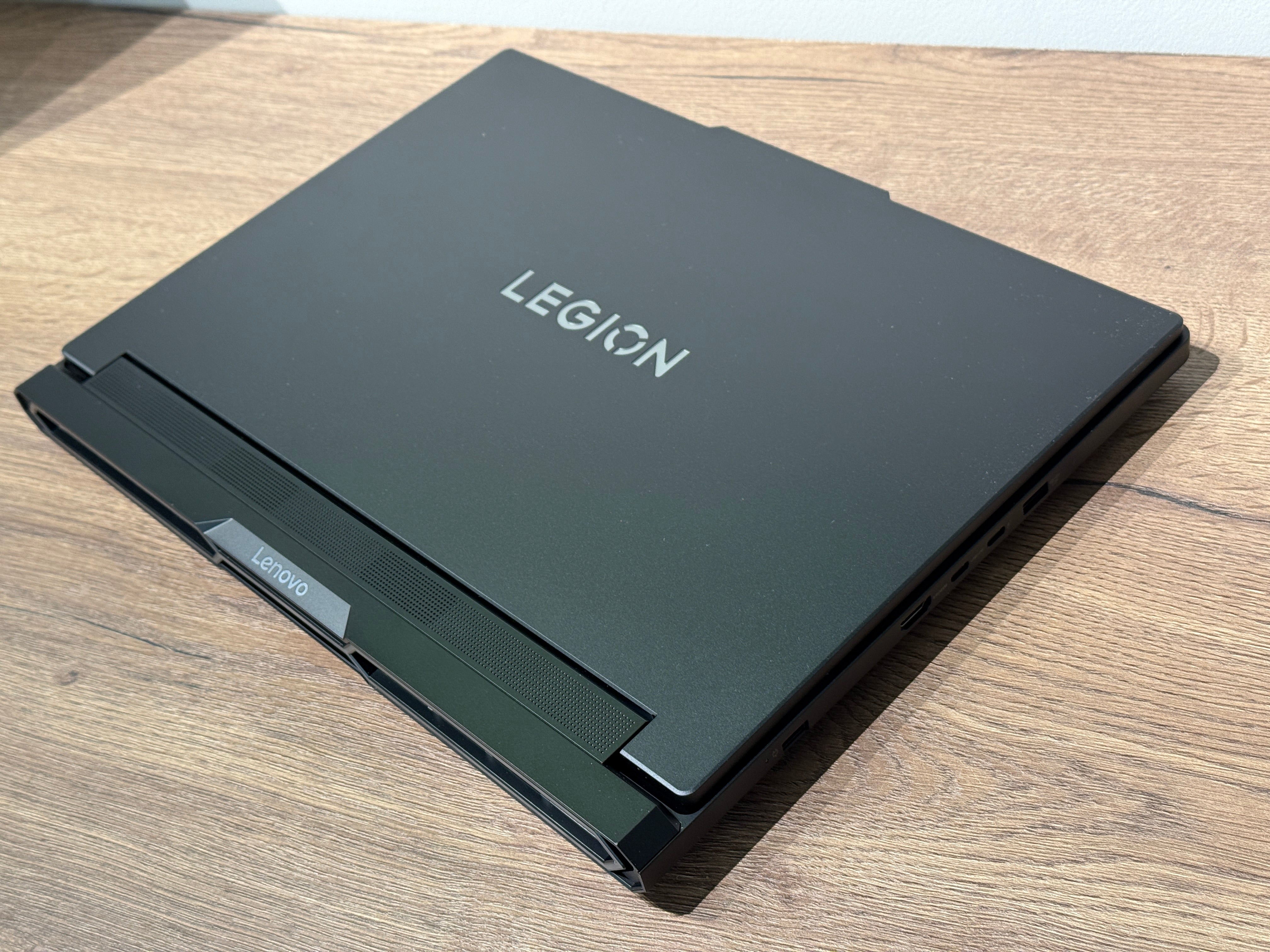 Laptop Gaming Lenovo Legion Pro 7 I AlienStore