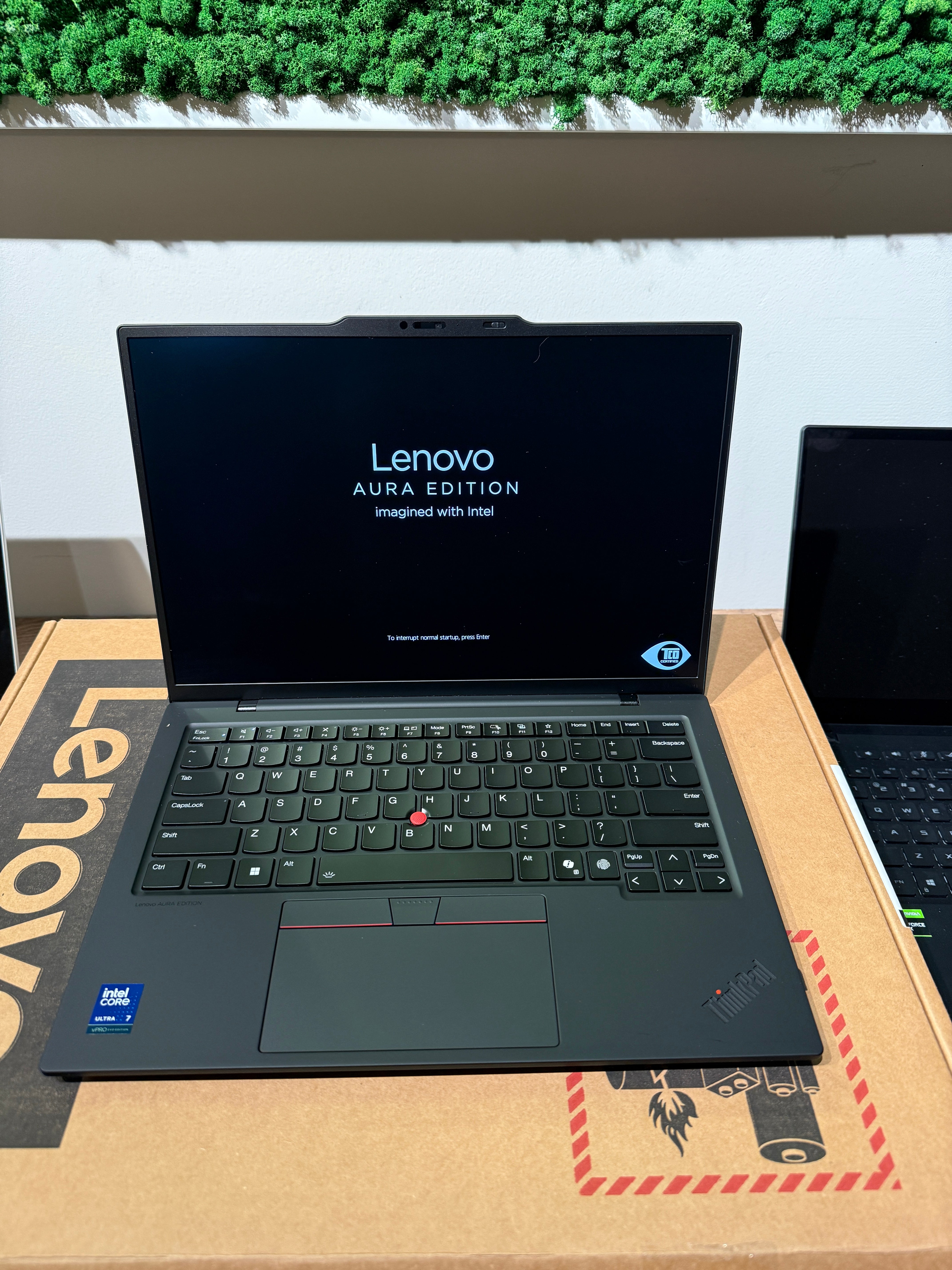 Lenovo ThinkPad X1 Carbon Gen 13 OLED Aura Edition 2TB | AlienStore