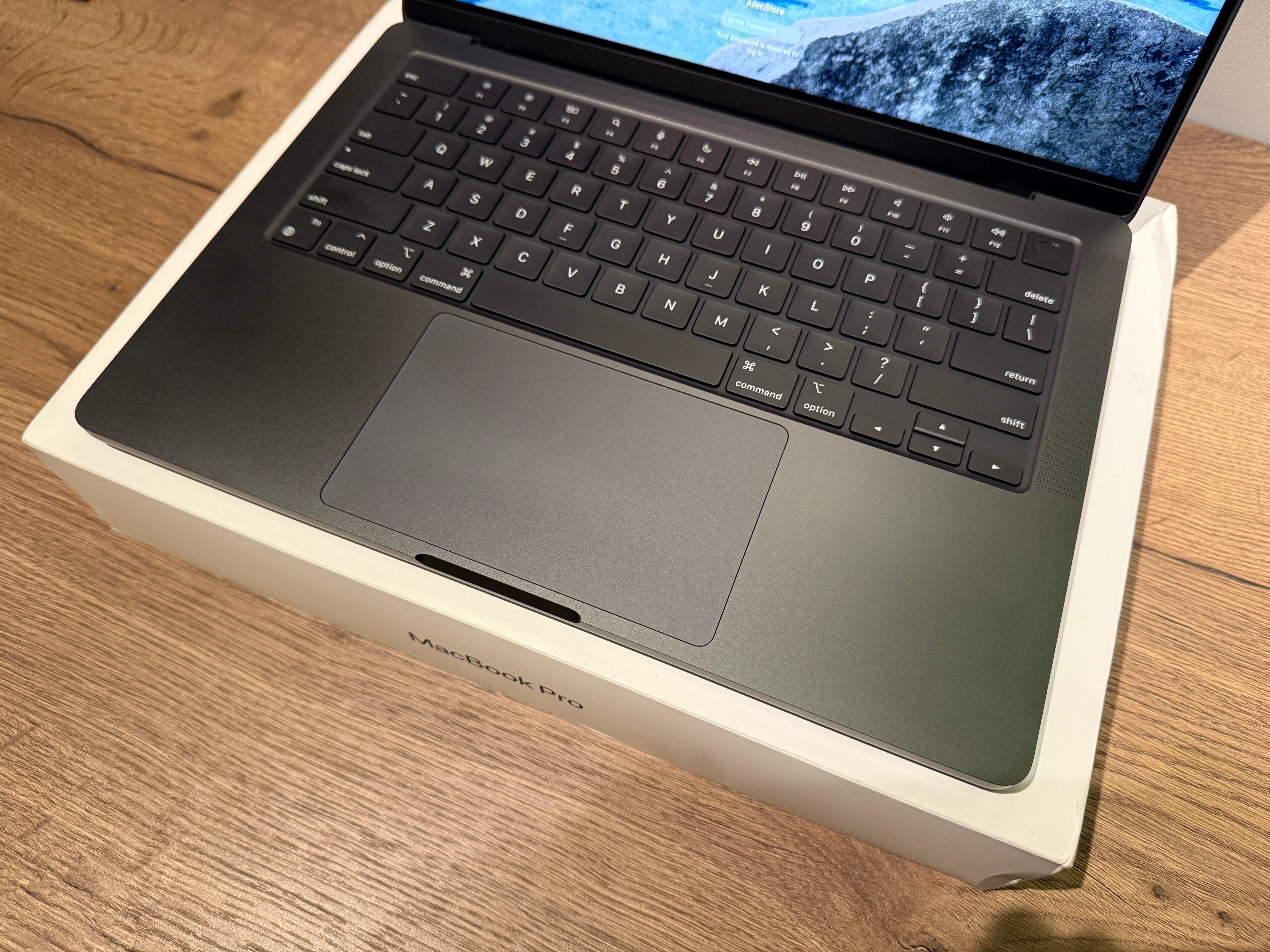 Laptop Apple MacBook Pro 14 M4 10-core CPU 10-core GPU 16GB Ram 1TB SSD Space Black (2024)