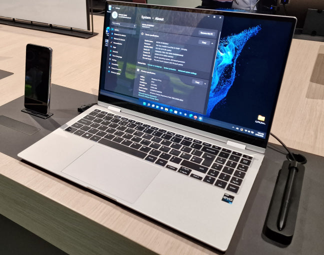 Ultrabook 2-in-1 Samsung Galaxy Book2 Pro 360 15 AMOLED i7-1260P 16GB 1TB 1.1Kg 21 ore Win11