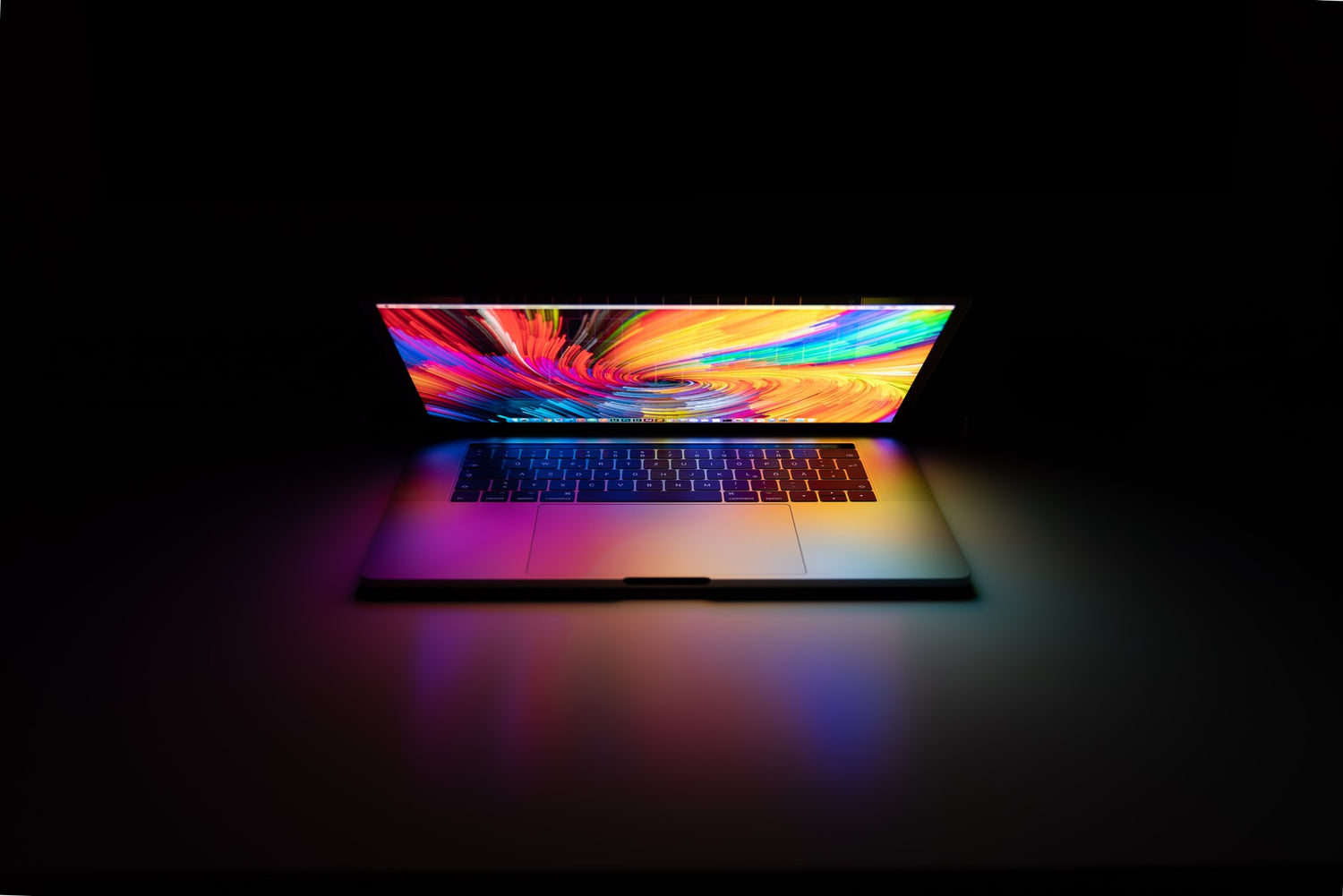 Avantajele unui laptop 2 în 1 - De ce să cumperi unul? - AlienStore