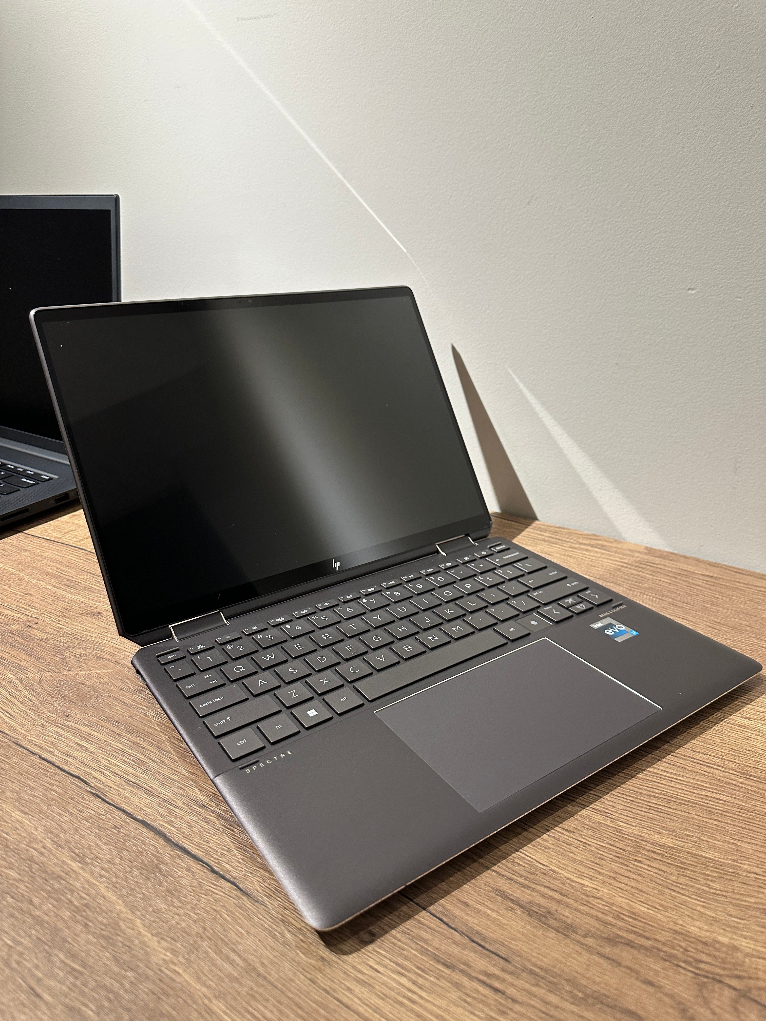 Ultrabook 2-in-1 HP Spectre x360 14 WUXGA+ Touch i7-1255U 12-core 32GB Ram 2TB SSD Windows 11 Black | ALIENSTORE