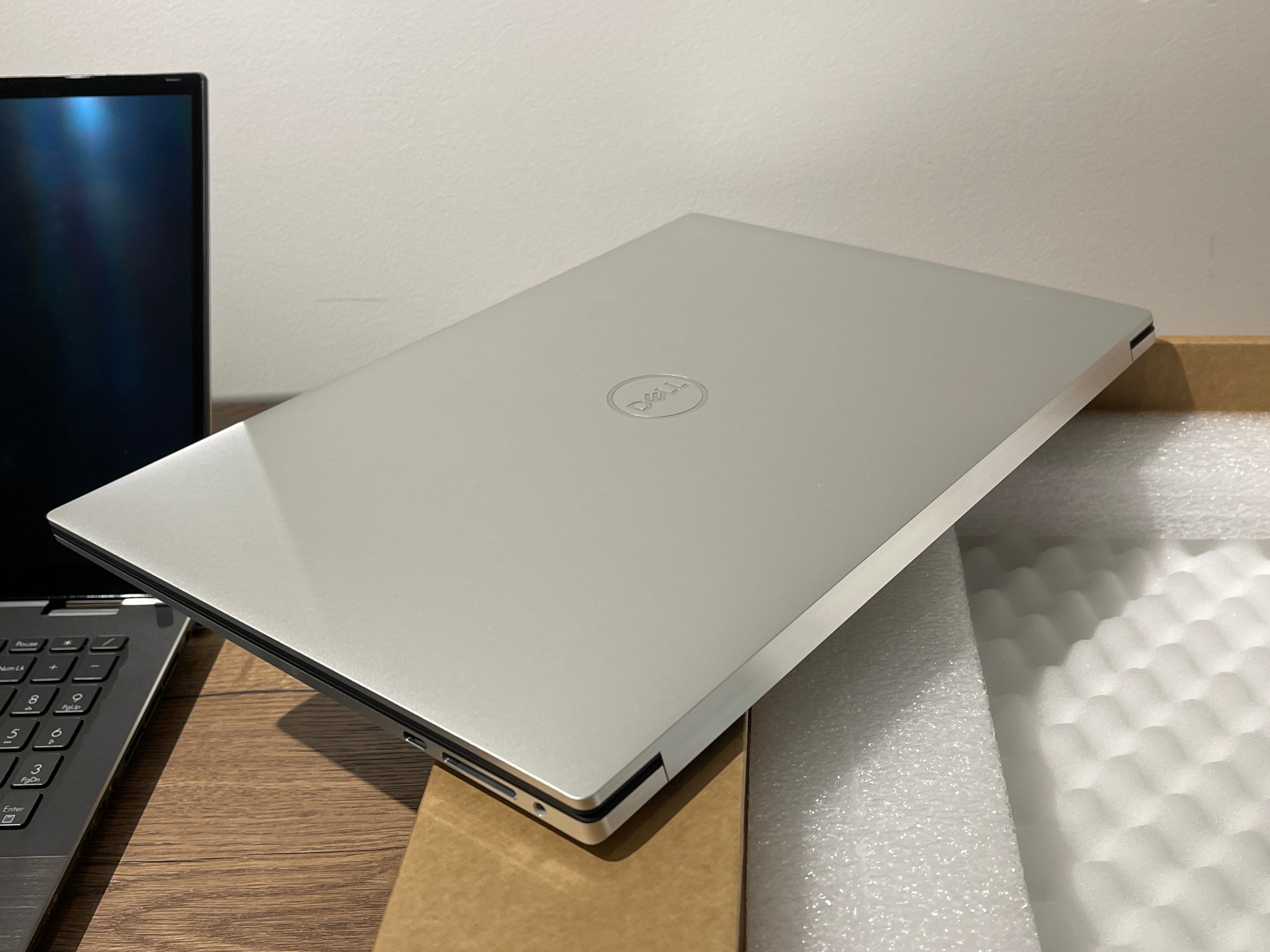 Laptop Ultrabook Dell XPS 15 9530 OLED 3.5K i9-13900H 32GB Ram NVIDIA RTX 4060 8GB 1TB SSD Win11
