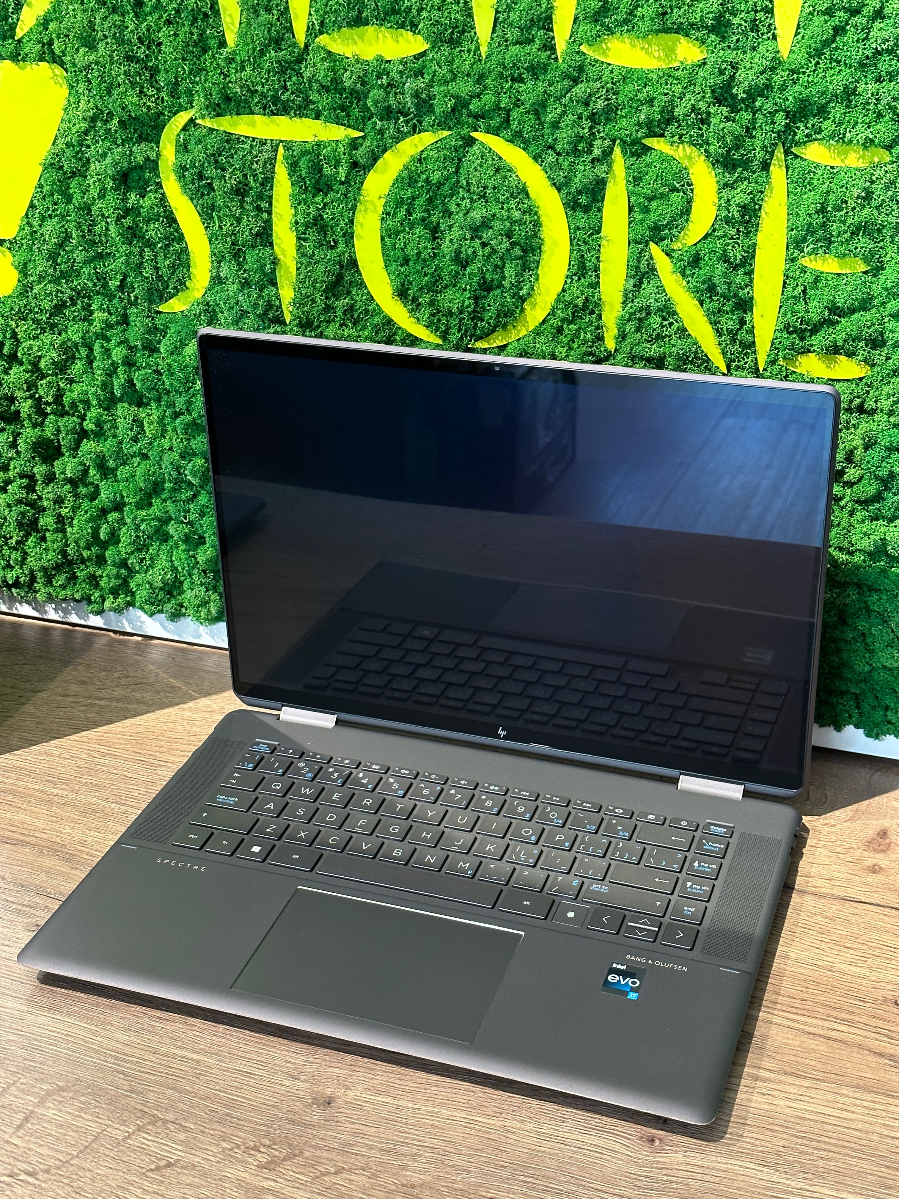 Laptop 2-in-1 HP Spectre x360 16 OLED UHD+ i7-1360P 32GB Ram 1TB SSD Intel ARC A370M 4GB Win11 Black