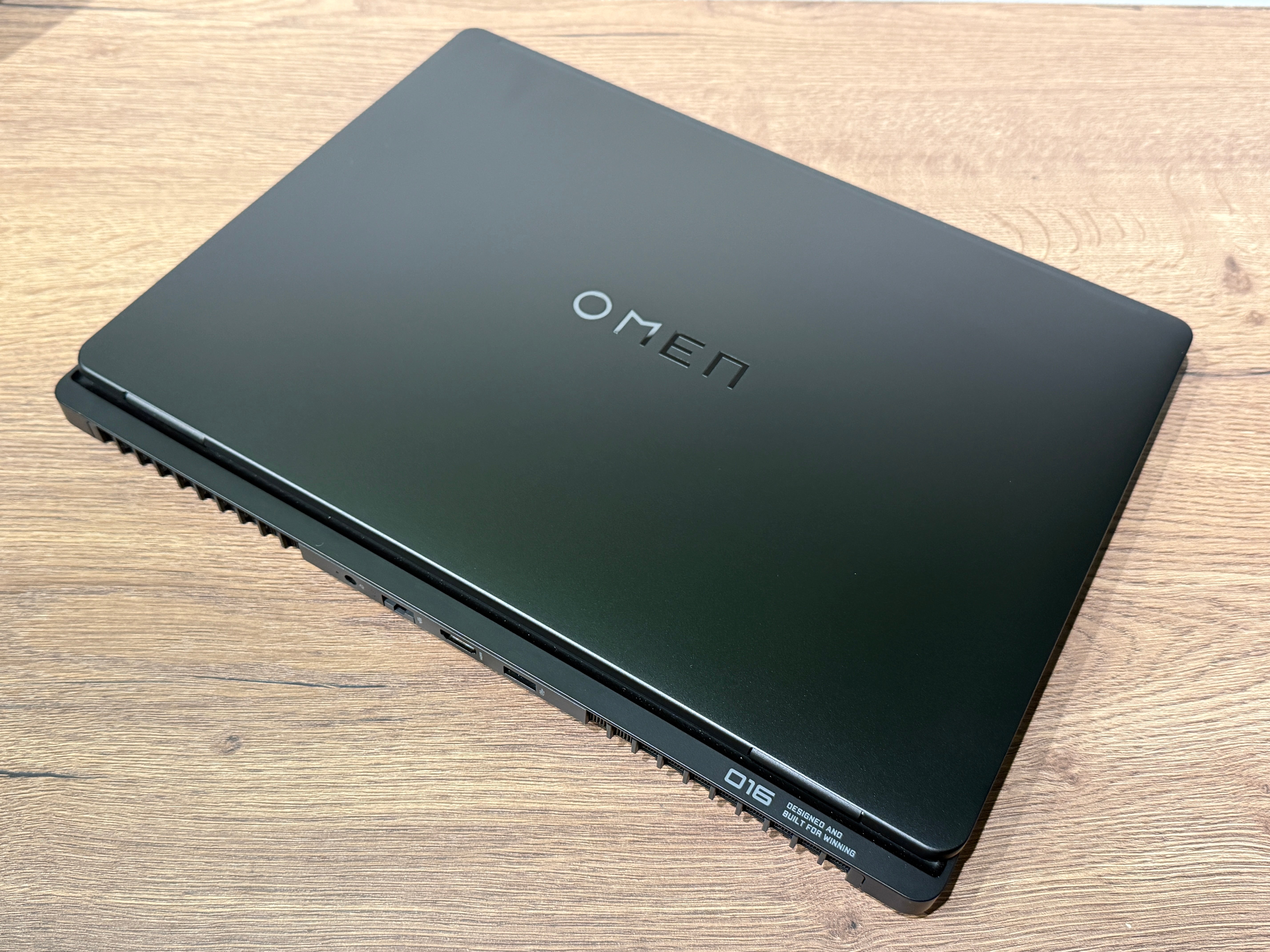 Laptop Gaming HP OMEN MAX 16 WQXGA OLED 240Hz Intel Ultra 9 275HX 32GB Ram NVIDIA RTX 5080 16GB 2TB