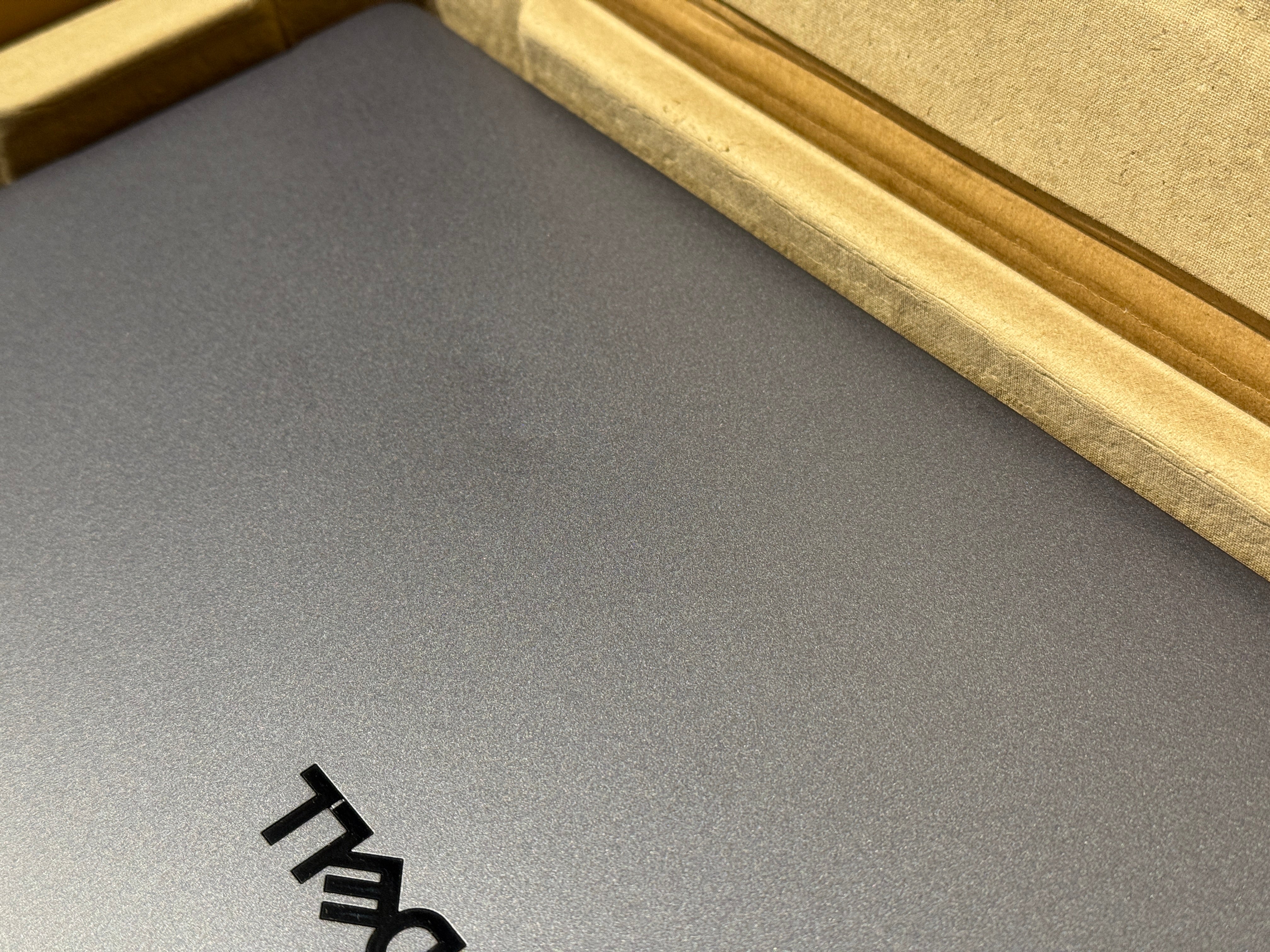 Laptop Dell Precision Pro Max 18 Plus QHD+ 120Hz Ultra 9 285HX 64GB Ram NVIDIA RTX Pro 4000 16GB 5TB SSD