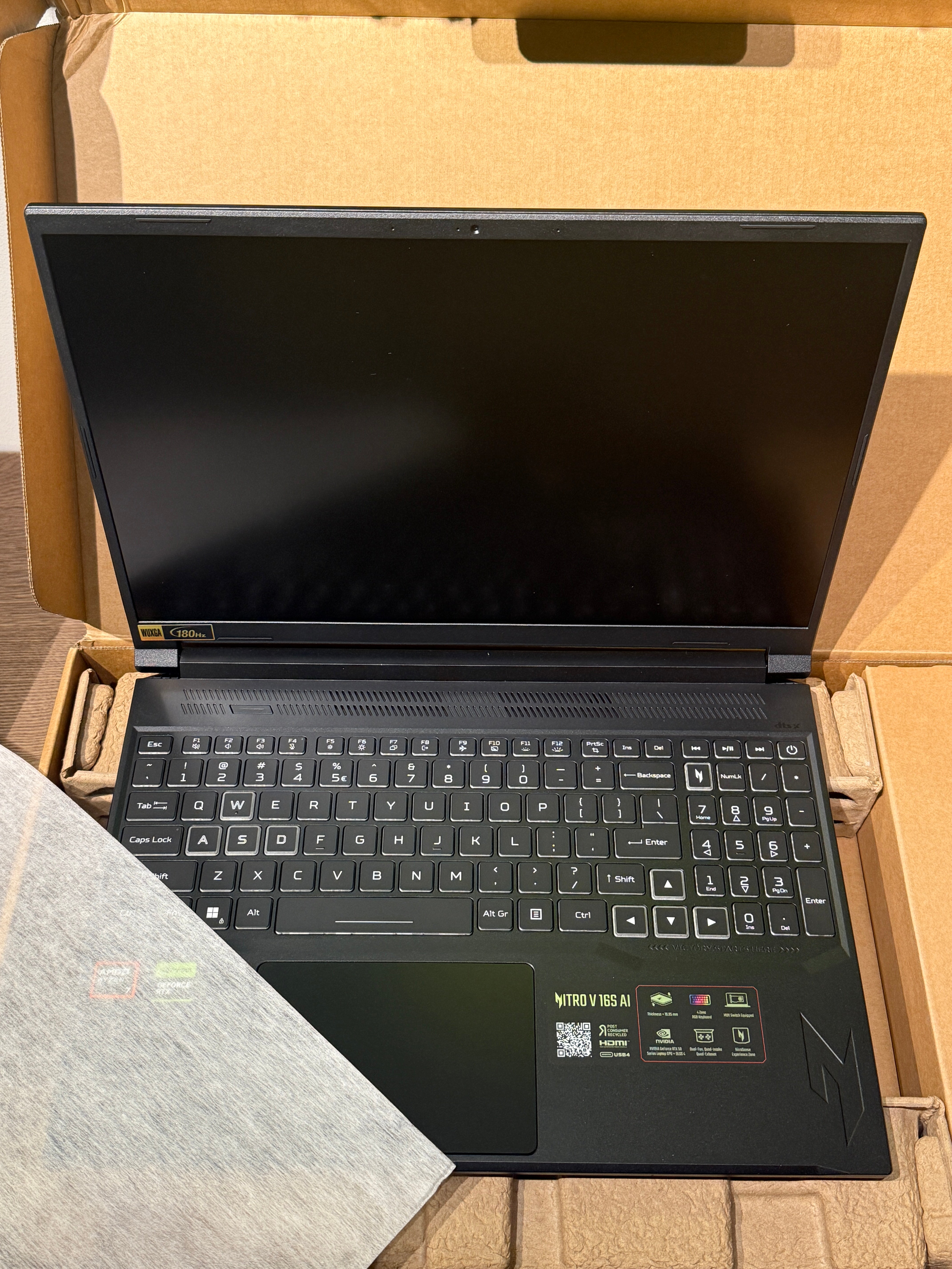 Laptop Gaming Acer Nitro V 16S AI ANV16S-41 16" 180Hz AMD Ryzen 7 260 16GB NVIDIA RTX 5060 8GB 1TB SSD