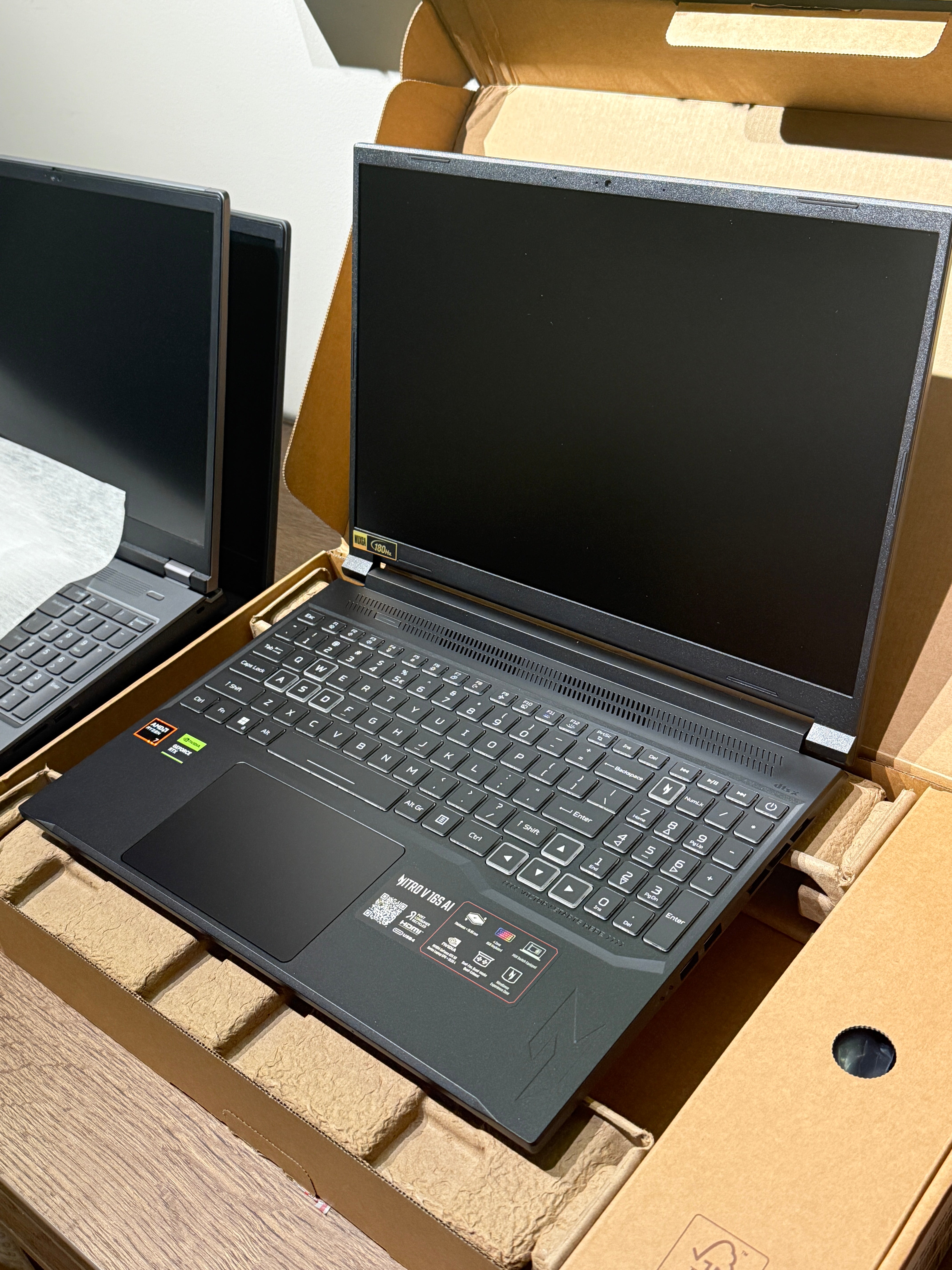 Laptop Gaming Acer Nitro V 16S AI ANV16S-41 16" 180Hz AMD Ryzen 7 260 16GB NVIDIA RTX 5060 8GB 1TB SSD