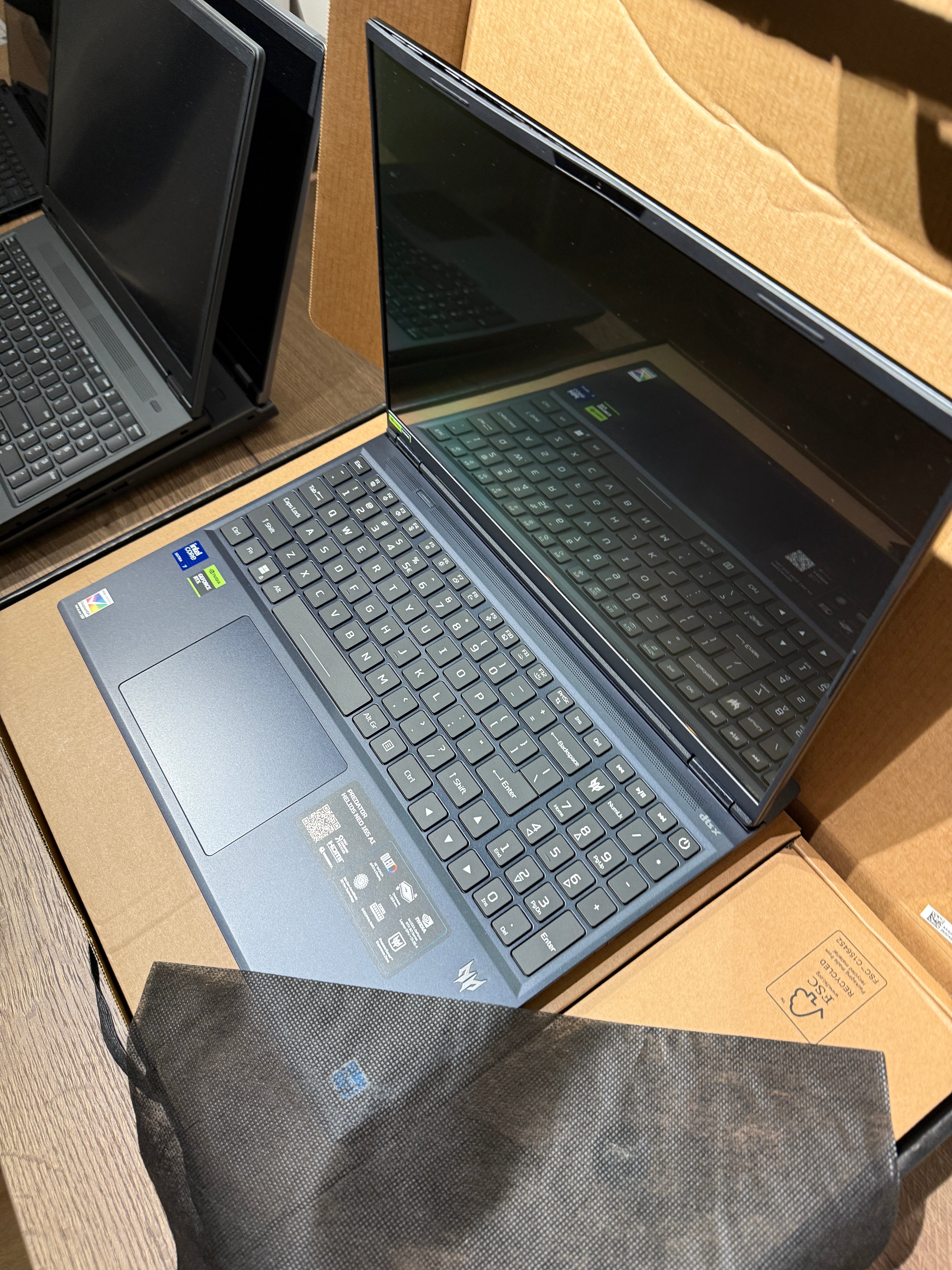 Laptop Gaming  Acer Predator Helios Neo 16S AI OLED 240Hz Ultra 7 255HX 32GB NVIDIA RTX 5070 8GB 1TB