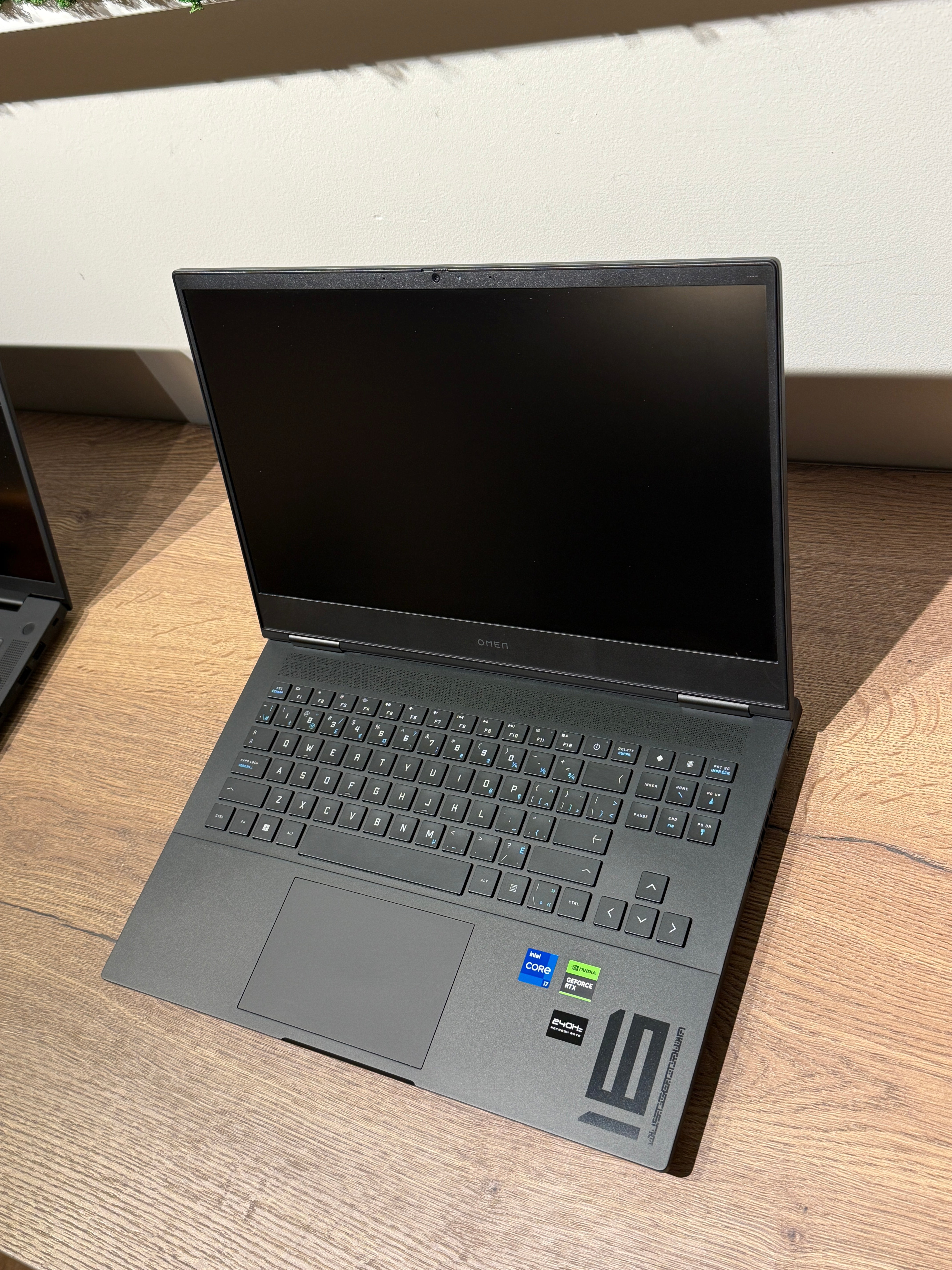 Laptop Gaming HP OMEN 16 QHD 240Hz i7-13700HX 32GB Ram Nvidia RTX 4080 12GB 1TB SSD Windows 11