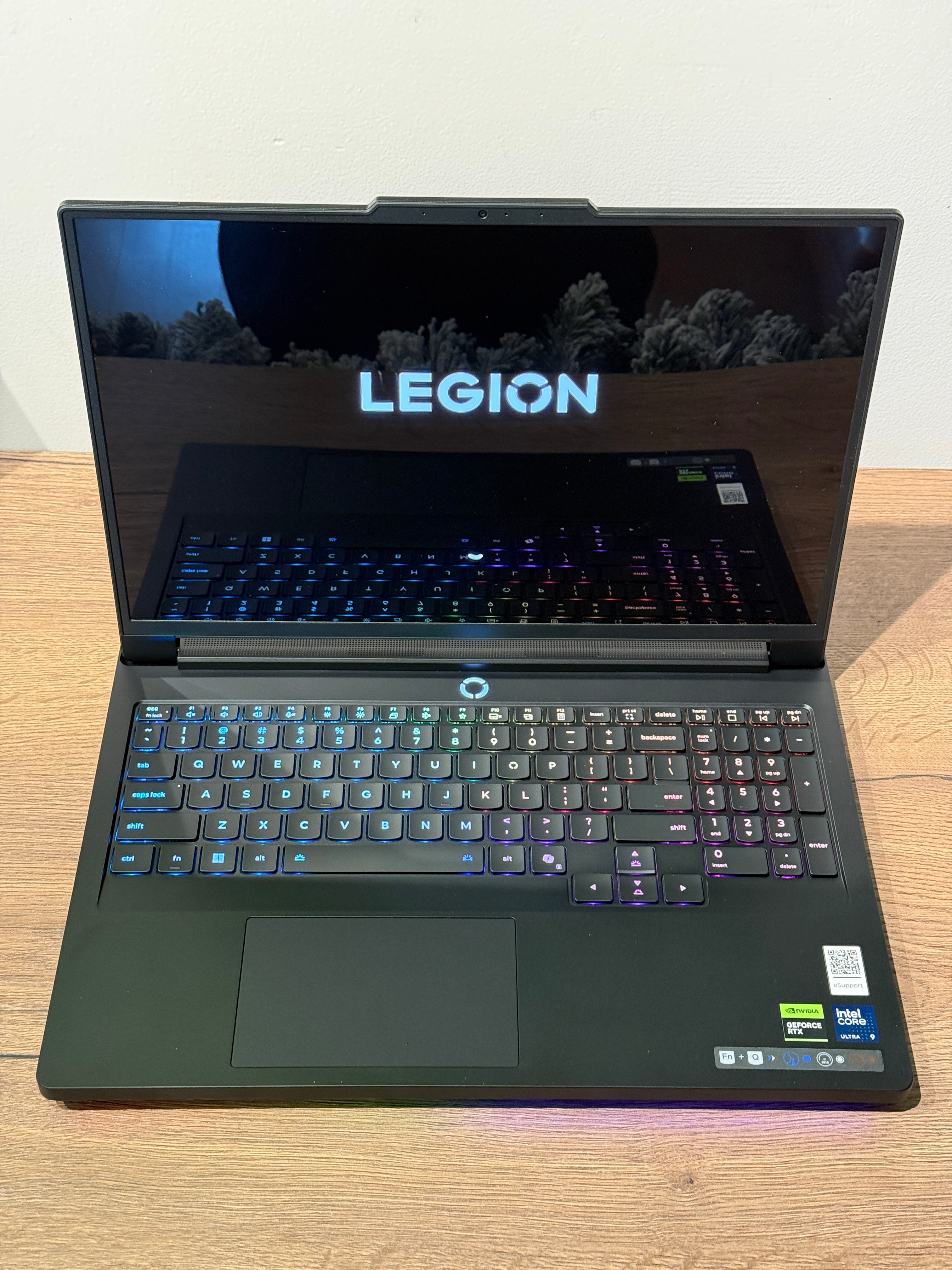 Laptop Gaming Lenovo Legion Pro 7 16IAX10H RTX 5080 16GB | AlienStore