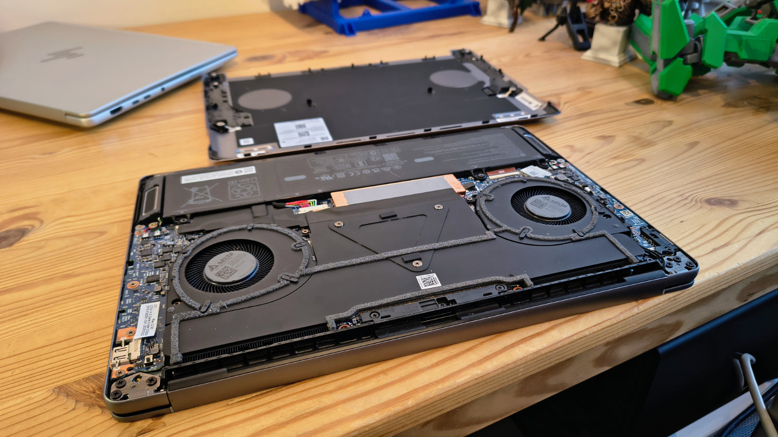 Laptop HP ZBook Ultra G1a 14 Workstation AMD Ryzen AI Max PRO 390 64GB Ram 4TB Strix Halo Radeon 8050S