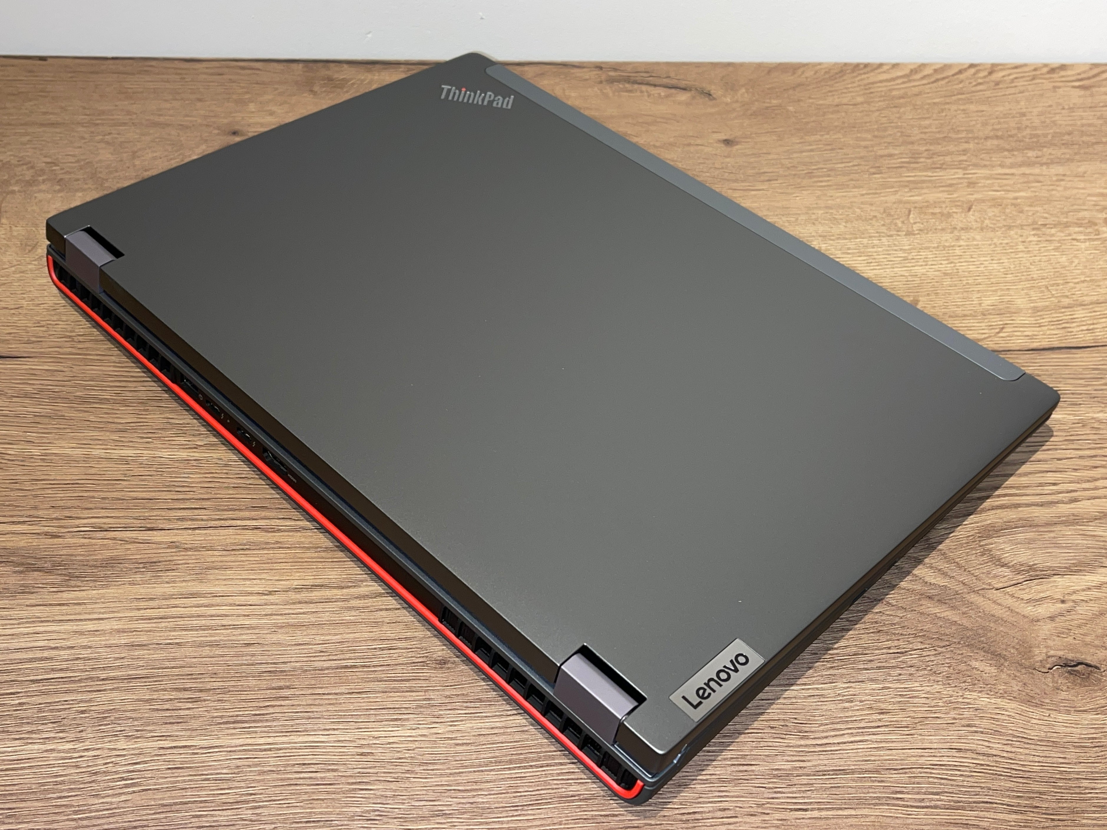 Laptop Lenovo ThinkPad P16 Gen2 Workstation OLED Touch i9-13950HX 128GB Ram Nvidia RTX 5000 16GB 4TB