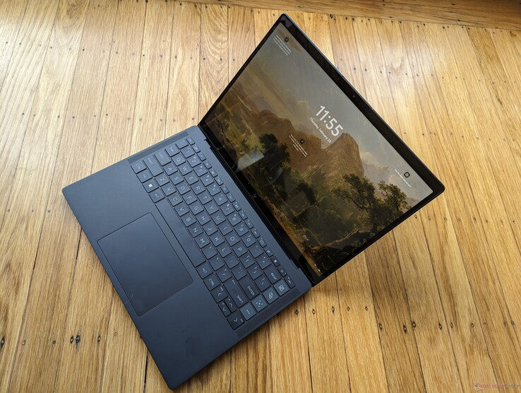 Laptop HP Dragonfly Pro 14" WUXGA Touch AMD Ryzen 7 7736U 32GB Ram 1TB SSD Windows 11