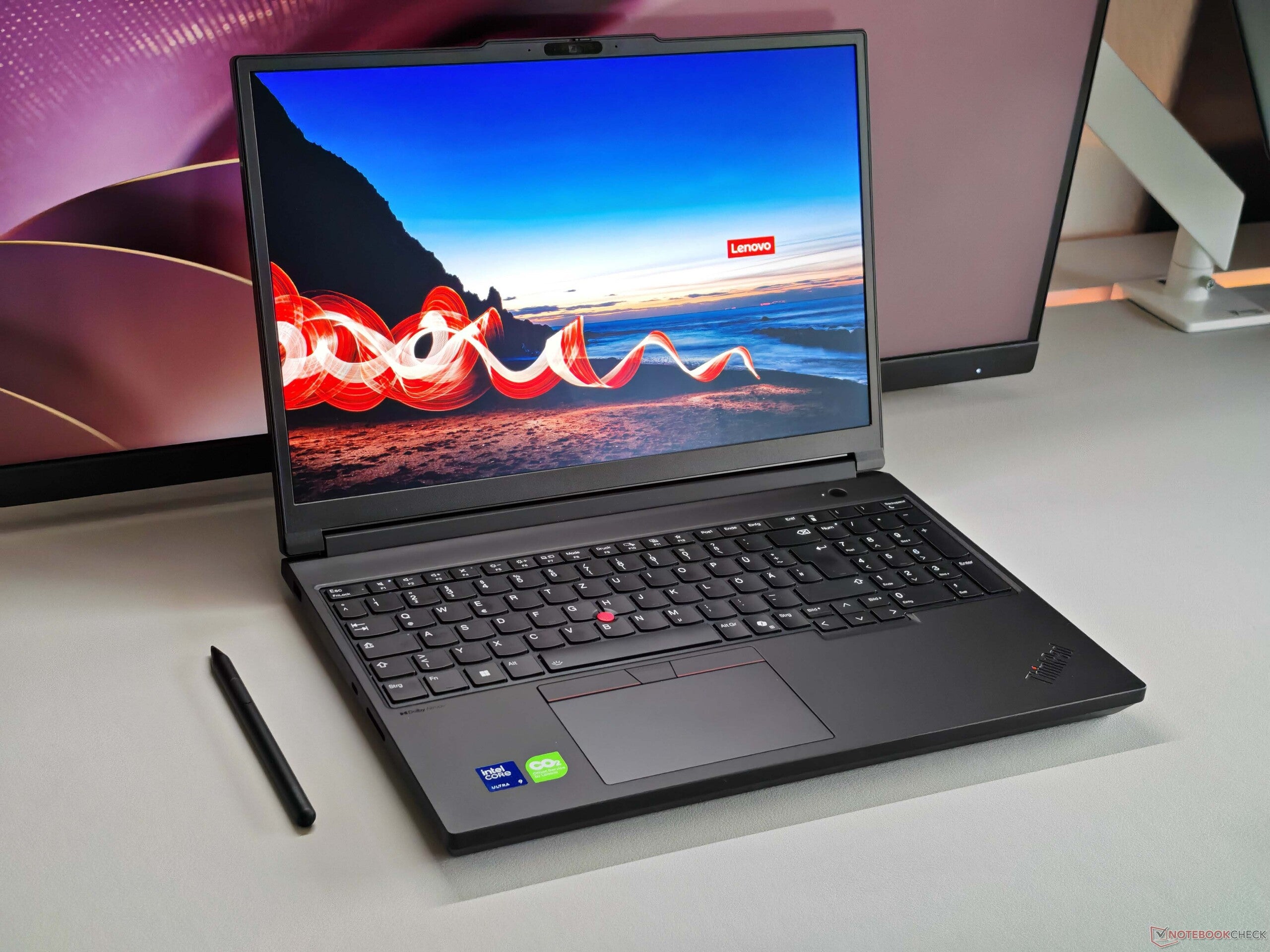 Laptop Lenovo ThinkPad T16g Gen3 16" 3.2K Tandem OLED Ultra 9 285HX 96GB Ram Nvidia RTX  5090 24GB 4TB