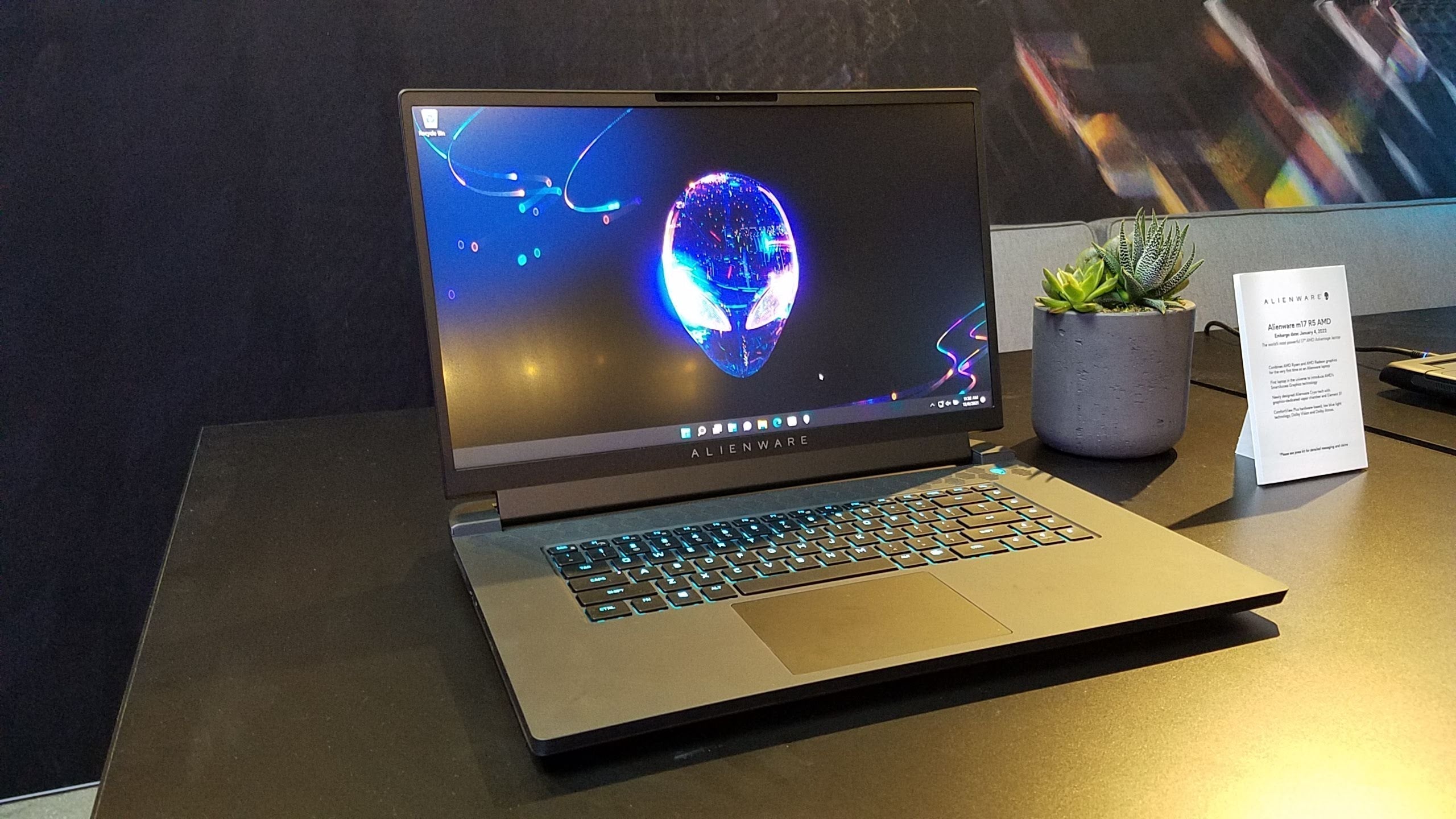 Laptop Gaming Dell ALIENWARE M17 R5 17.3" FHD 165HZ AMD Ryzen 9 6900HX 64GB Nvidia RTX 3060 4TB SSD | ALIENSTORE