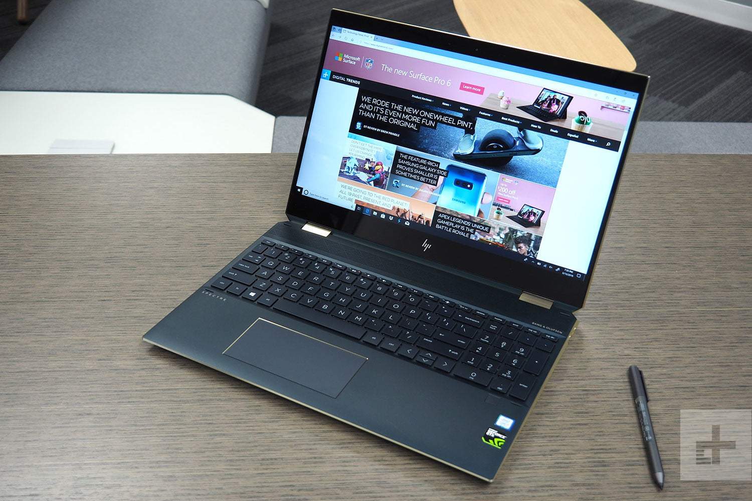 Laptop HP Spectre X360 2-in-1 15.6" UHD OLED i7-8565U 16GB Nvidia MX150 1TB SSD + 32GB 3D XPOINT